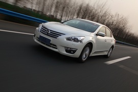 2013款新世代天籁试驾