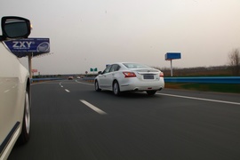 2013款新世代天籁试驾