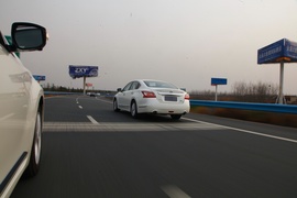 2013款新世代天籁试驾