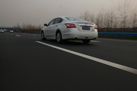 2013款新世代天籁试驾