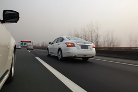 2013款新世代天籁试驾