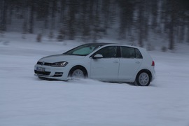 大众高尔夫7欧洲版冰雪实拍