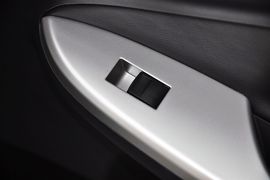 2013款丰田卡罗拉1.6L