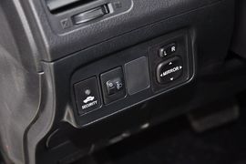 2013款丰田卡罗拉1.6L