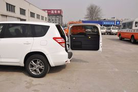 2013款丰田RAV4