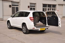 2013款丰田RAV4