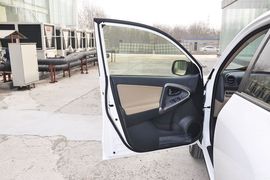 2013款丰田RAV4