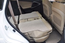 2013款丰田RAV4