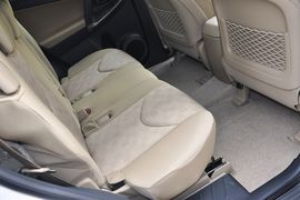 2013款丰田RAV4