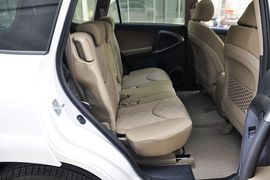 2013款丰田RAV4
