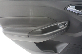 :2013款福克斯ST2.0T手动标准版到店实拍