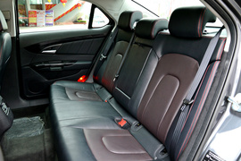 实拍北京汽车绅宝D320