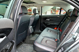 实拍北京汽车绅宝D320