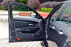 实拍北京汽车绅宝D320