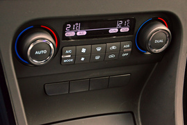 实拍北京汽车绅宝D320