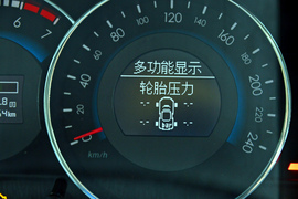 实拍北京汽车绅宝D320