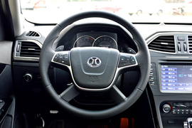 实拍北京汽车绅宝D320