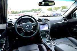 实拍北京汽车绅宝D320