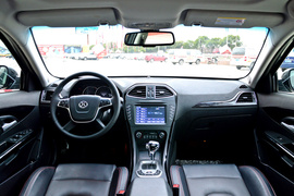 实拍北京汽车绅宝D320