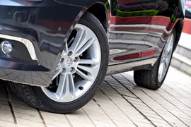 实拍北京汽车绅宝D320