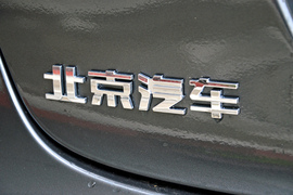 实拍北京汽车绅宝D320