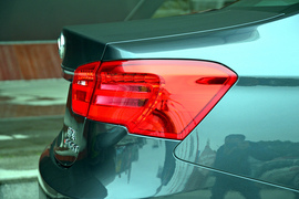 实拍北京汽车绅宝D320