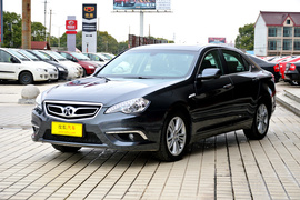 实拍北京汽车绅宝D320