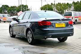 实拍北京汽车绅宝D320