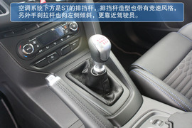 2013款福克斯ST2.0T手动标准版到店实拍