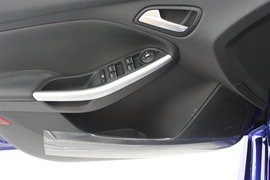 2013款福克斯ST2.0T手动标准版到店实拍