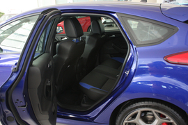 2013款福克斯ST2.0T手动标准版到店实拍