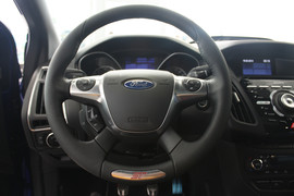 2013款福克斯ST2.0T手动标准版到店实拍