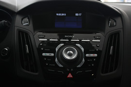 2013款福克斯ST2.0T手动标准版到店实拍