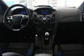 2013款福克斯ST2.0T手动标准版到店实拍