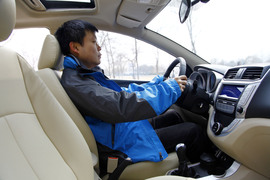 2013款海马M3试驾