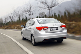 2013款海马M3试驾