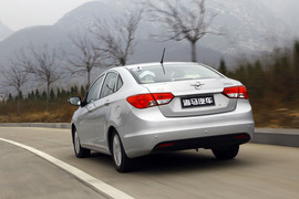 2013款海马M3试驾