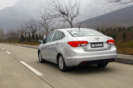 2013款海马M3试驾