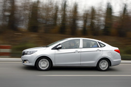 2013款海马M3试驾