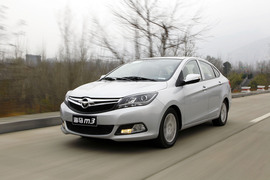 2013款海马M3试驾