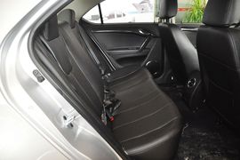 2012款江淮和悦1.5L手动尊逸运动型