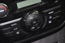 2012款江淮和悦1.5L手动尊逸运动型