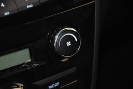 2012款江淮和悦1.5L手动尊逸运动型