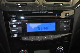 2012款江淮和悦1.5L手动尊逸运动型