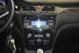 2012款江淮和悦1.5L手动尊逸运动型