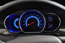 2012款江淮和悦1.5L手动尊逸运动型