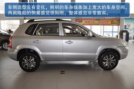 2013款途胜2.0L手动两驱时尚型到店实拍