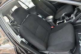 2013款江淮瑞鹰手动两驱型