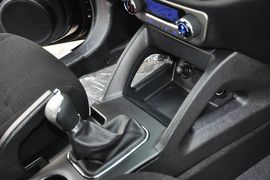 2013款江淮瑞鹰手动两驱型