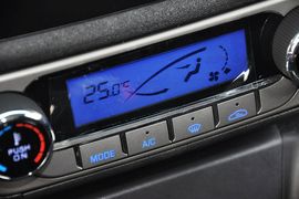 2013款江淮瑞鹰手动两驱型